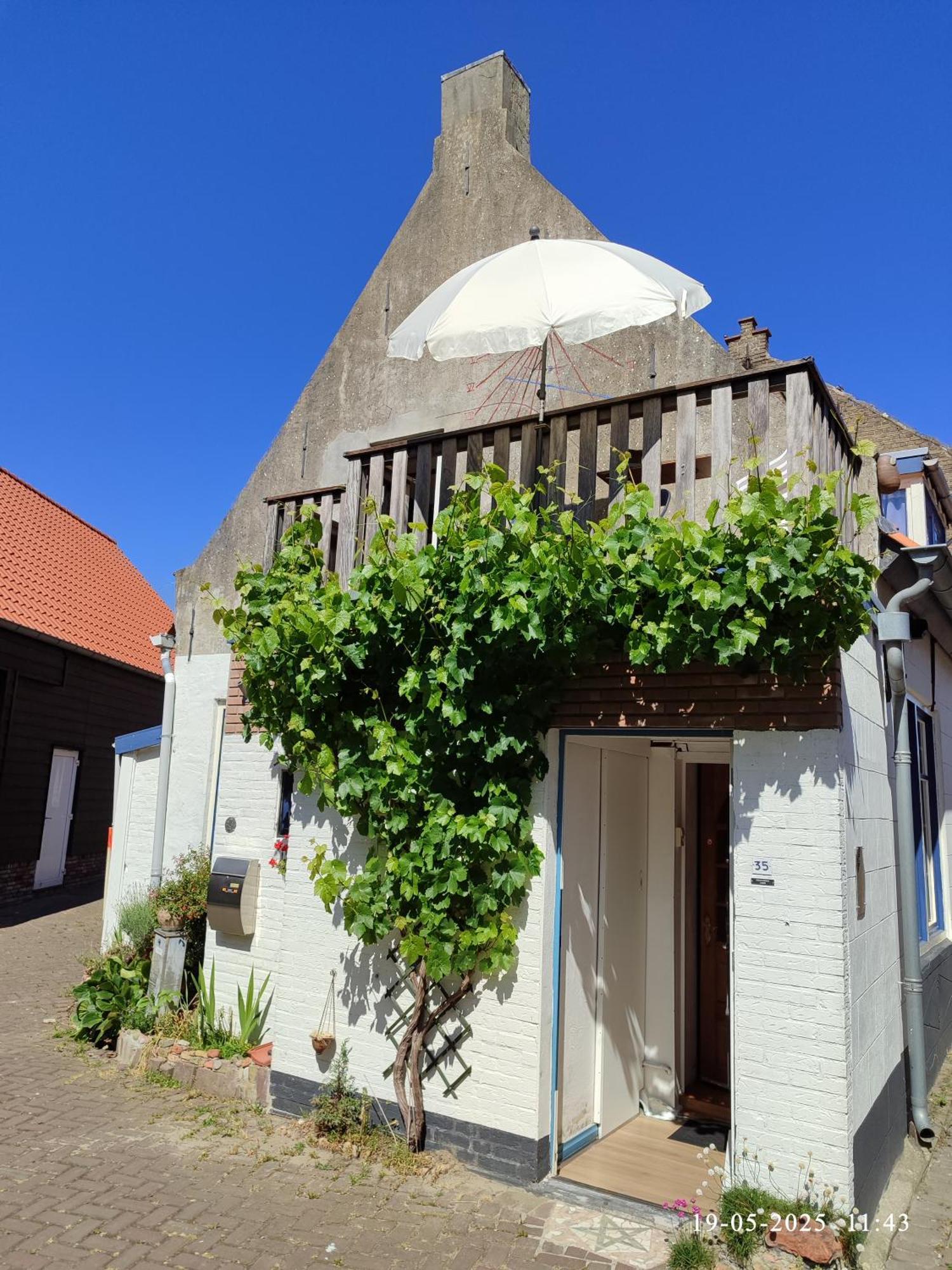 The Cosy Little House With The Sundial Villa Stavenisse Kültér fotó